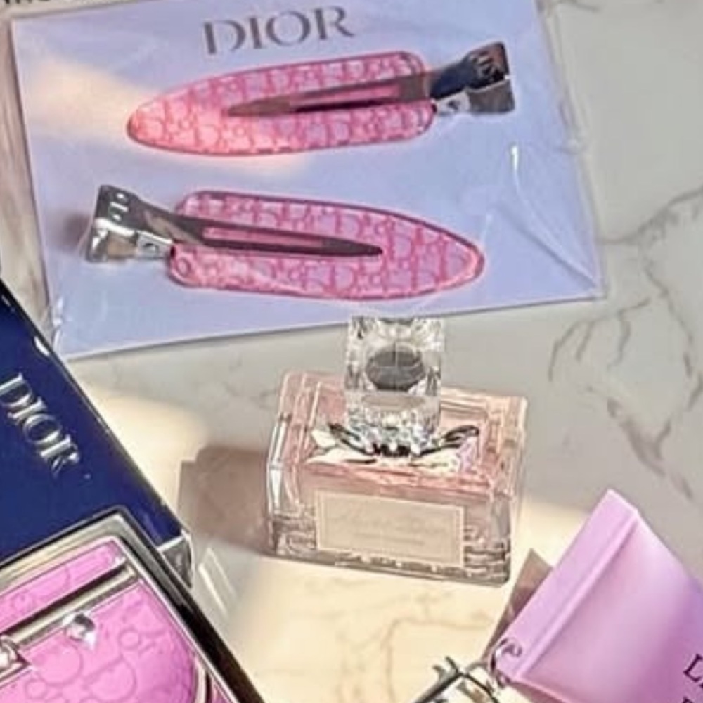 Dior Backstage Pink Hair Clips - Picture 6 of 8